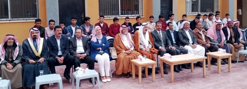 مدرسة أم قصير الثانوية تحتفل في طلبة التدريب العسكري