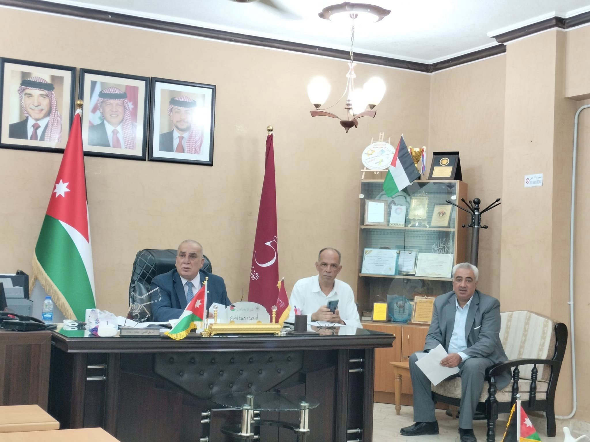 الشرع يجتمع بمندوبي تربية الكورة المشاركين في التوجيهي