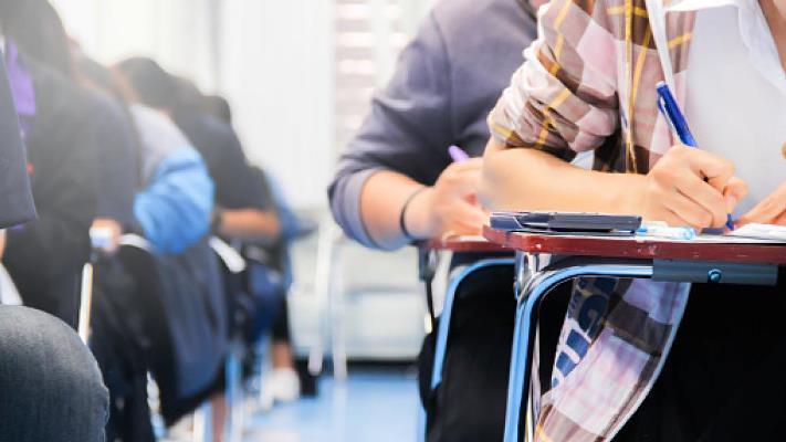 التربية توضح حول أحد أسئلة امتحان الرياضيات اليوم
