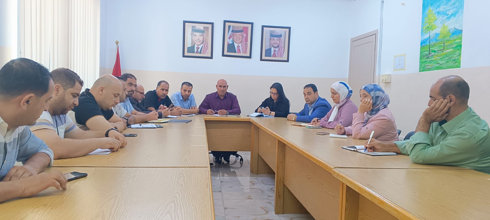 النجادات يلتقي لجنة التعليم المهني BTEC