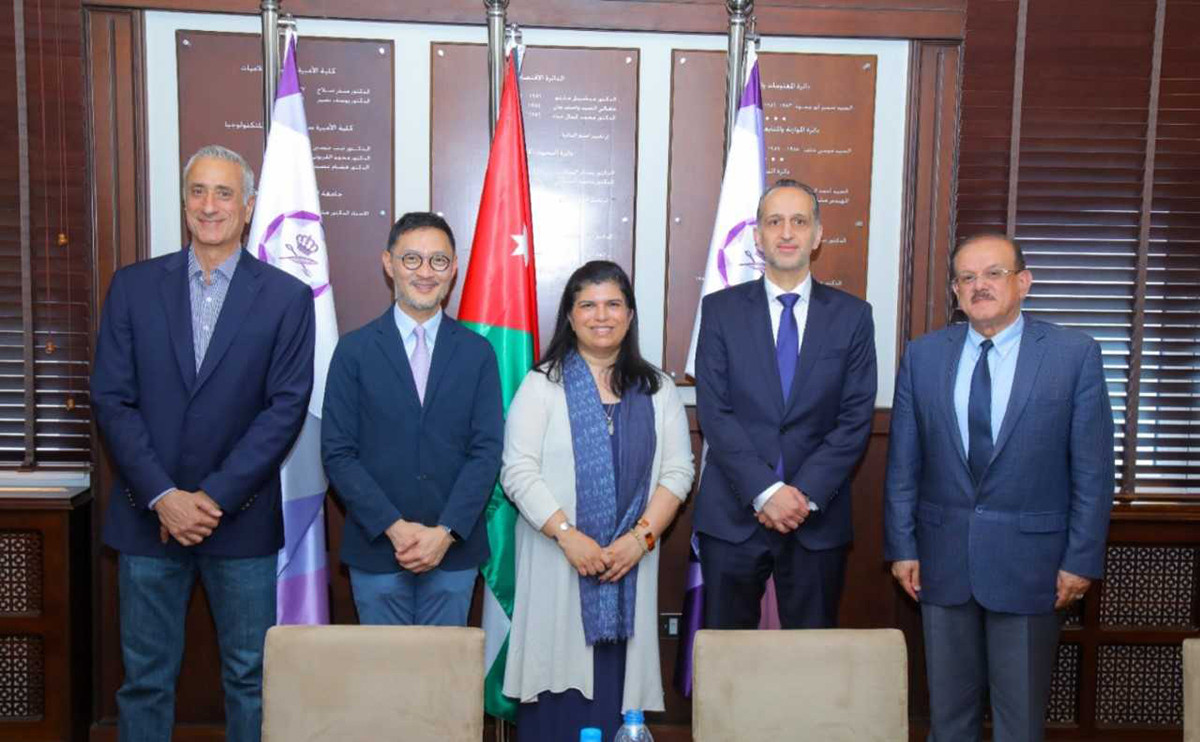 الأميرة سمية تلتقي بوفد "قطر للعلوم والتكنولوجيا"