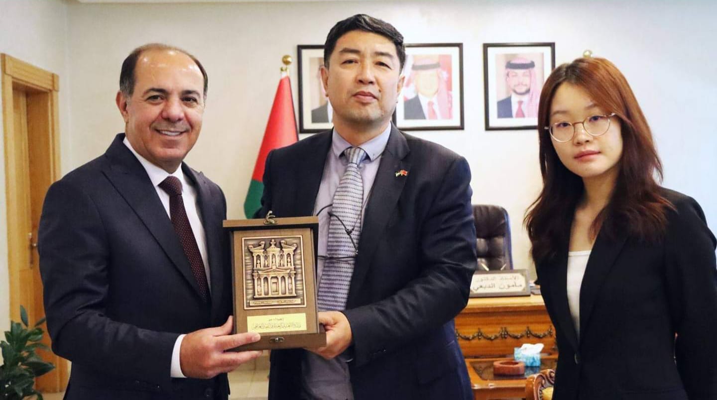 “التعليم العالي” تبحث إمكانية إنشاء جامعة تقنية صينية