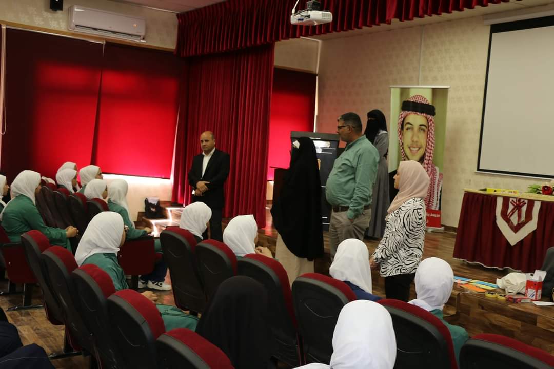 "مهارات التفكير النقدي" ورشة تدريبية في مدرسة بنات معان