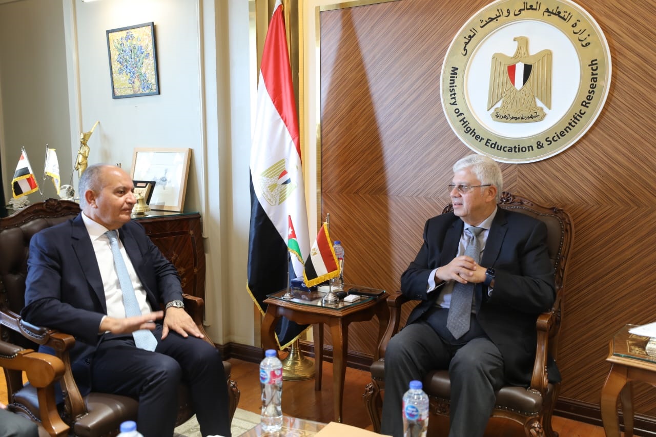 بحث سبل تعزيز التعاون الأكاديمي بين الأردن ومصر